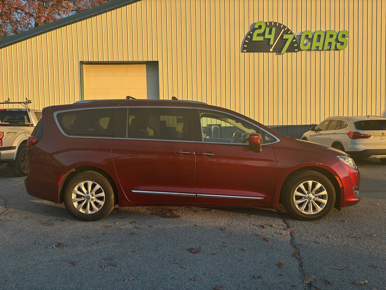 2019 Chrysler Pacifica for sale at 24/7 Cars Warsaw in Warsaw, IN