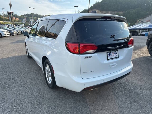 2026 Chrysler Voyager LX