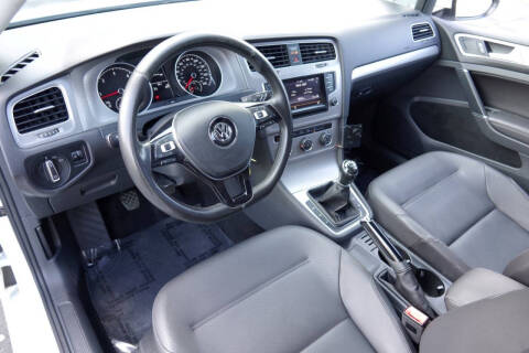 2015 Volkswagen Golf TDI SE
