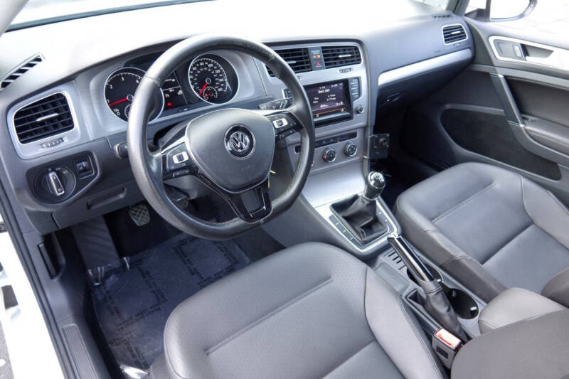 2015 Volkswagen Golf TDI SE