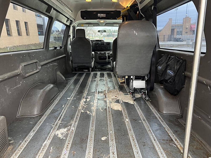 2013 Ford E-Series E-350 SD