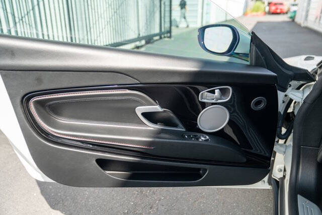 2019 Aston Martin DB11 V8