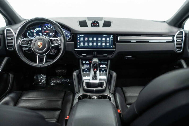 2023 Porsche Cayenne Coupe Platinum Edition
