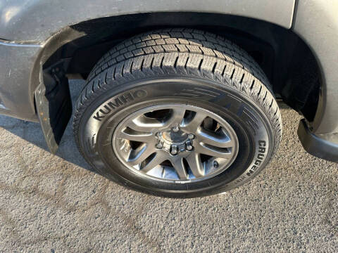 2005 Toyota Sequoia SR5