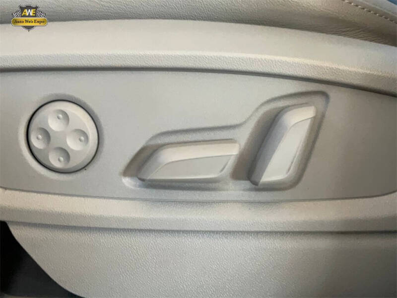 2024 Audi Q5 e quattro S line Premium 55 TFSI