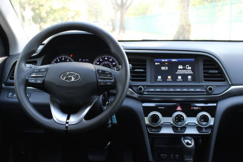 2019 Hyundai Elantra SE