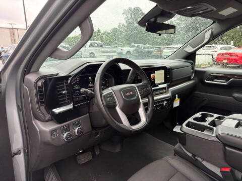 2025 GMC Sierra 1500 Elevation Standard