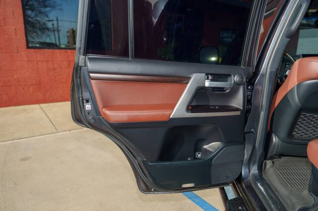 2018 Toyota Land Cruiser