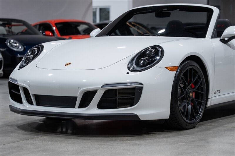 2018 Porsche 911 Carrera GTS