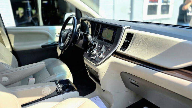 2017 Toyota Sienna