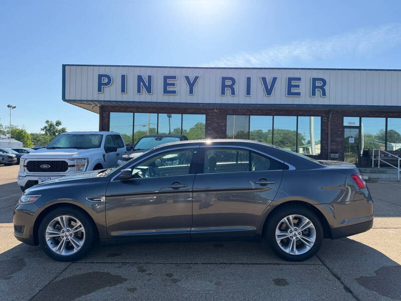 2016 Ford Taurus SE