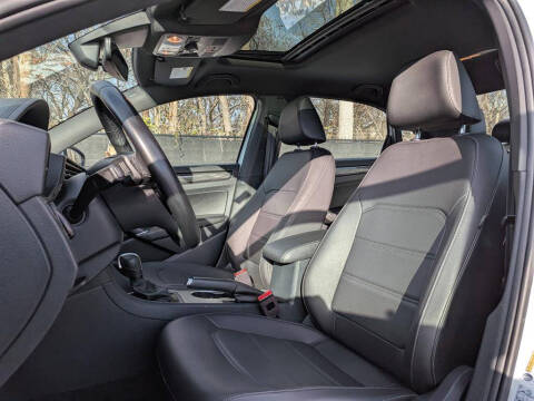 2021 Volkswagen Passat R-Line