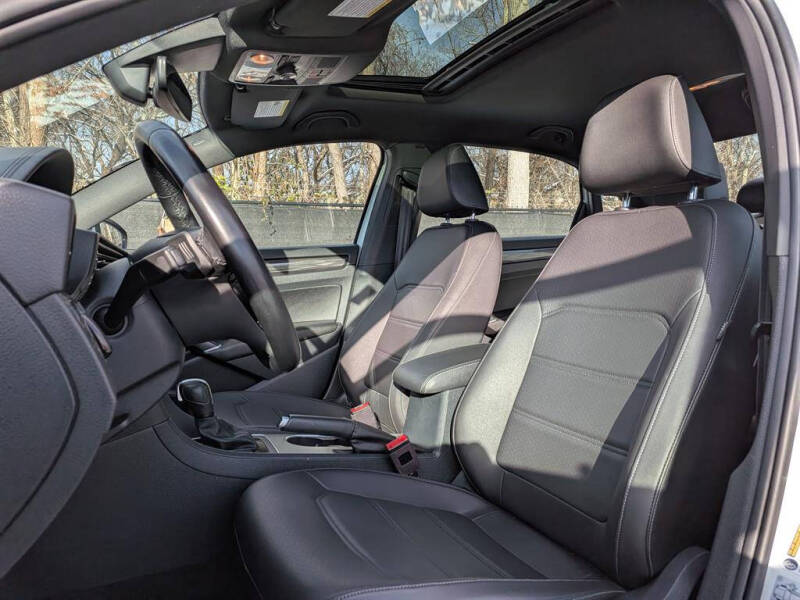 2021 Volkswagen Passat R-Line