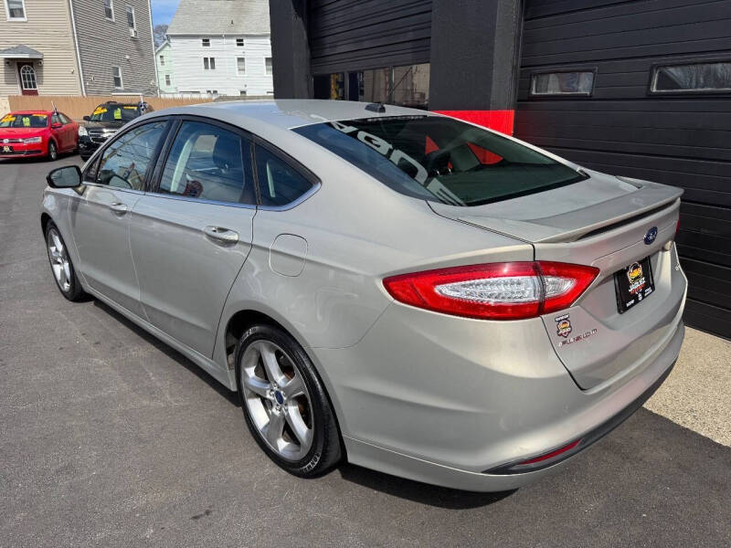 2015 Ford Fusion SE