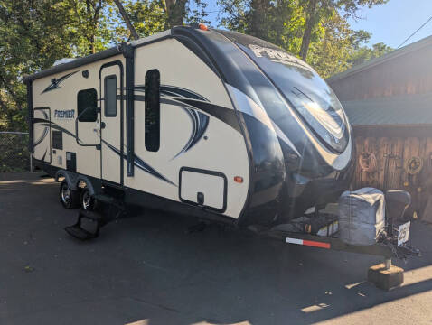 2016 Keystone RV Bullet 22RBPR / 25ft