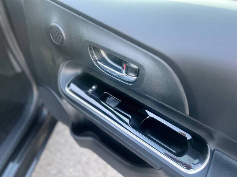 2016 Toyota Prius c Two