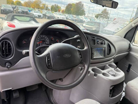 2002 Ford E-Series E-250