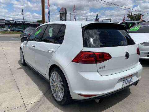 2017 Volkswagen Golf GTI S