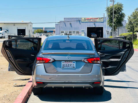 2020 Nissan Versa SR