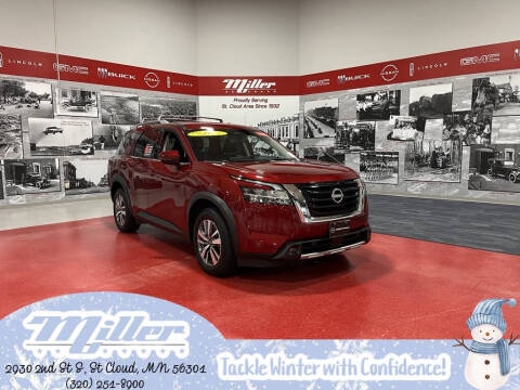2023 Nissan Pathfinder SL