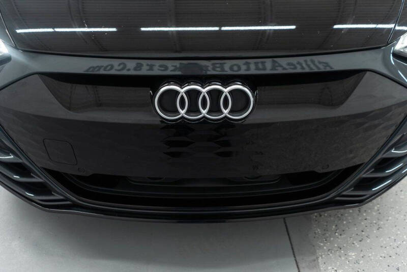 2023 Audi e-tron GT quattro Premium Plus