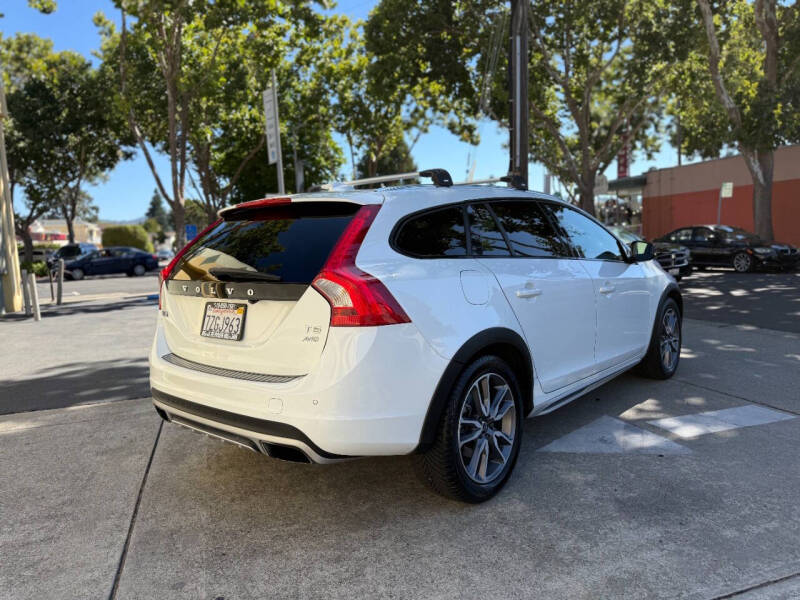 2016 Volvo V60 Cross Country T5