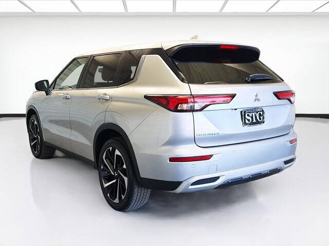 2024 Mitsubishi Outlander SE