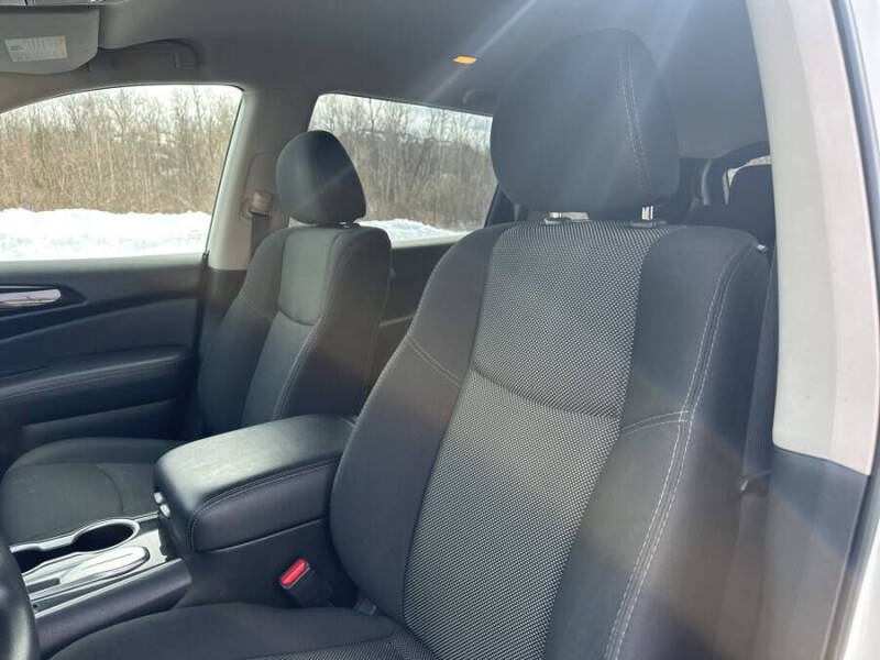 2020 Nissan Pathfinder S