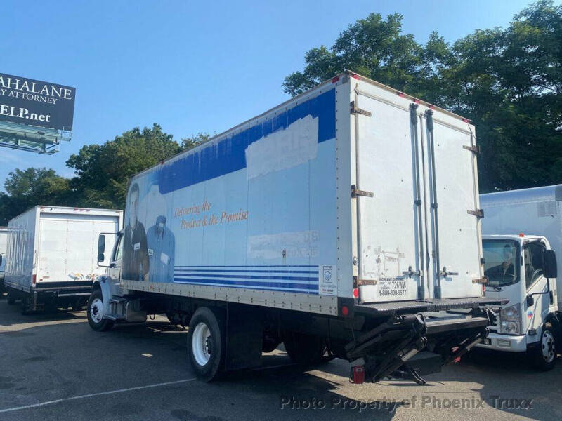 2010 Freightliner M2 106