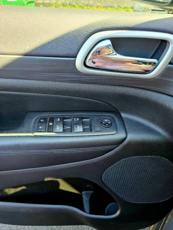 2020 Jeep Grand Cherokee Laredo E