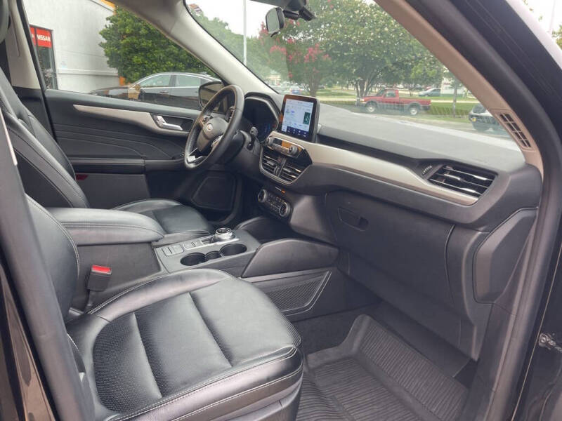 2022 Ford Escape Hybrid SEL