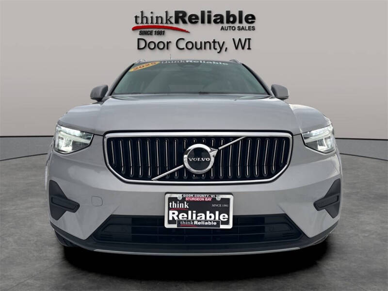 2025 Volvo XC40 B5 Core Bright Theme