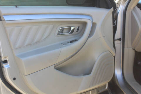 2017 Ford Taurus SEL