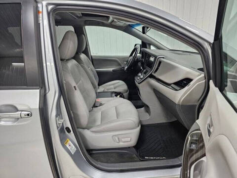 2015 Toyota Sienna XLE Premium 8-Passenger