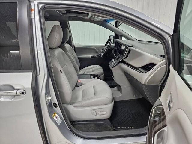 2015 Toyota Sienna XLE Premium 8-Passenger
