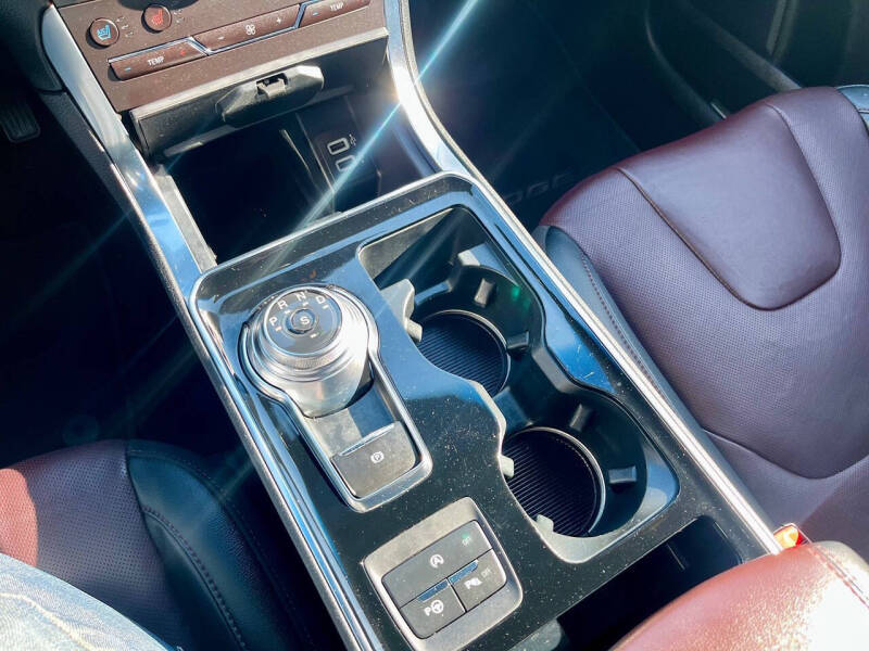 2020 Ford Edge Titanium