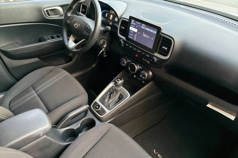 2023 Hyundai Venue SEL