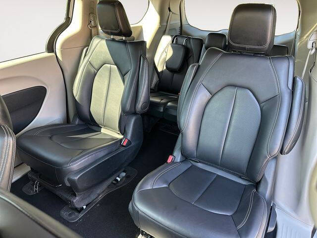 2024 Chrysler Pacifica Plug-In Hybrid Select