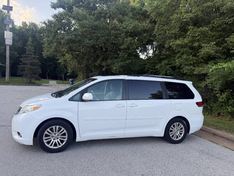 2012 Toyota Sienna XLE 8-Passenger