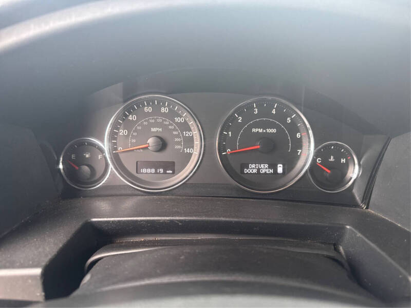 2008 Jeep Commander Sport