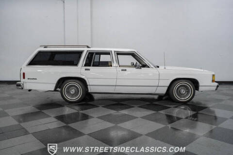 1990 Ford LTD Crown Victoria