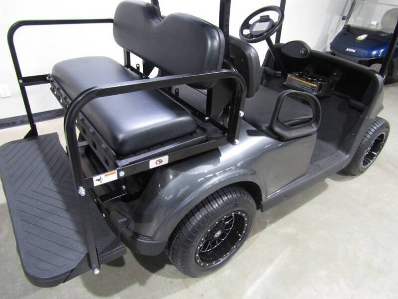 2020 E-Z-GO RXV