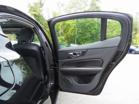 2022 Volvo S60 B5 Momentum