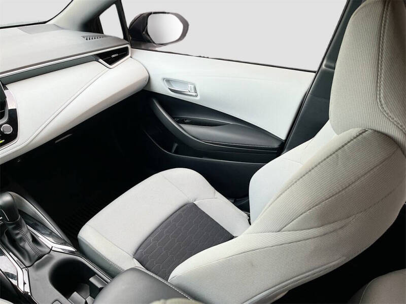 2025 Toyota Corolla Hatchback SE