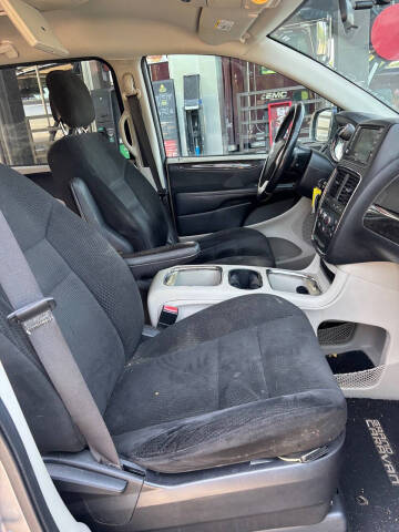 2012 Dodge Avenger SE