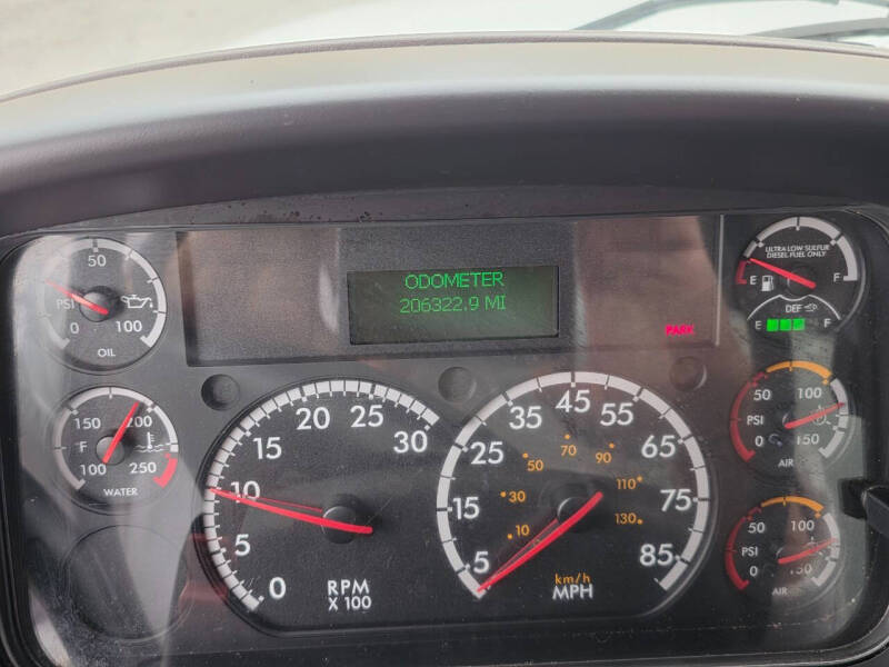 2016 Freightliner M2 106
