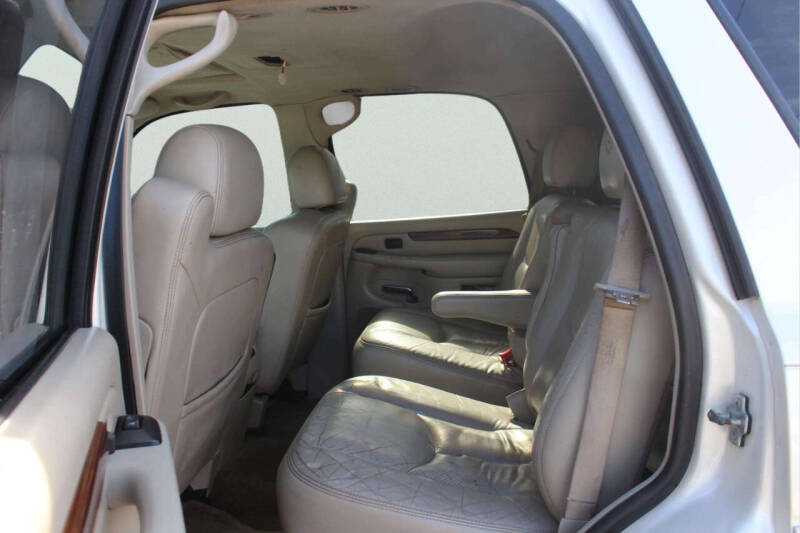2004 Cadillac Escalade