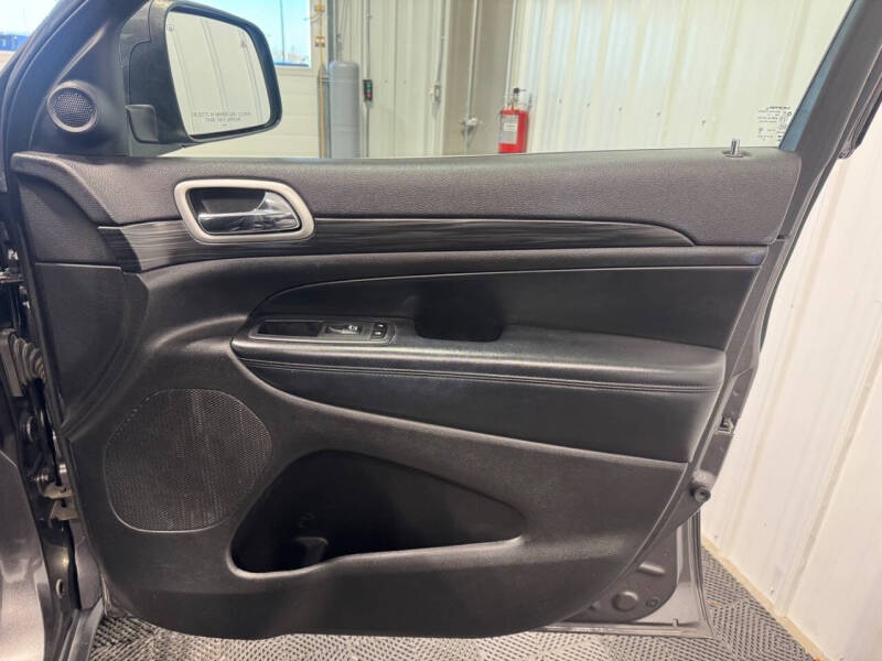 2020 Jeep Grand Cherokee Laredo E