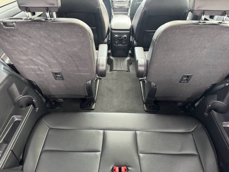 2023 Ford Explorer ST-Line