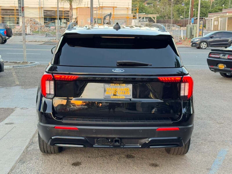 2025 Ford Explorer ST-Line